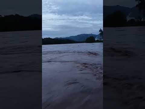 Cruzando el Río Motagua, Los.Amates, Izabal, Guatemala,  en lancha, 08/10/2026.