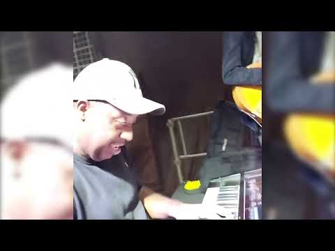 brincadeira na passagem de som Natinho battera,Negueba,Sergio torres e Andrezinho Dias