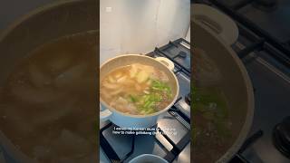 Download lagu I asked my Korean mum to show me how to make galbitang (beef rib soup) #galbitang #koreancooking mp3