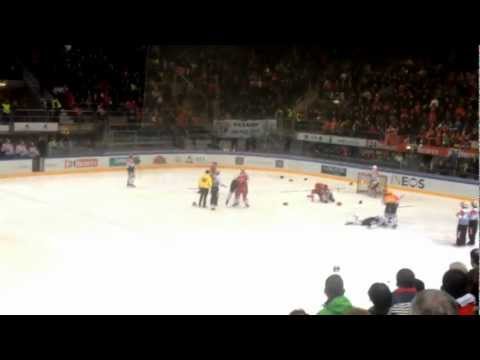 Ice Hockey Fight - Lausanne HC vs EHC Viège - 15.02.13