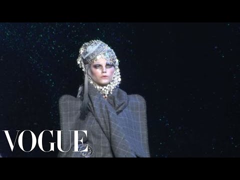 Fashion Show - John Galliano: Fall 2009 Ready-to-Wear