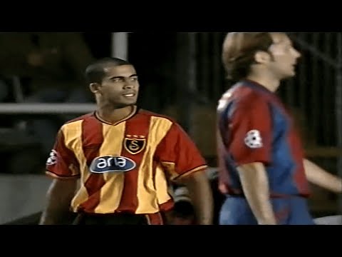 Felipe Maestro Endiabrado contra o Barcelona pela Champions League em 2002