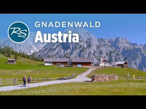 Walderalm: A Charming Little Farm Tucked in the Alps