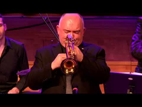 James Morrison plays upsidedown