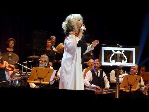 EMEL SAYIN -- Bir Kere Sevdim diye bin Pişman Etme Beni (5 Ekim 2018 CRR)