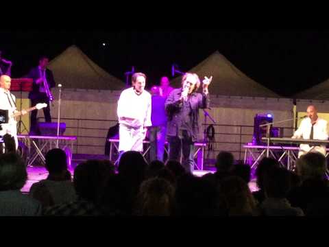 La Pizza Gourmet sul palco con il mitico Fabrizio Fierro durante il BUFALA FEST 2015 a Napoli