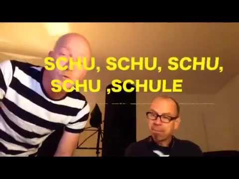 ICH & HERR MEYER im Studio...komponieren ein neues SCHUL-Lied. Kindermusik aus Berlin