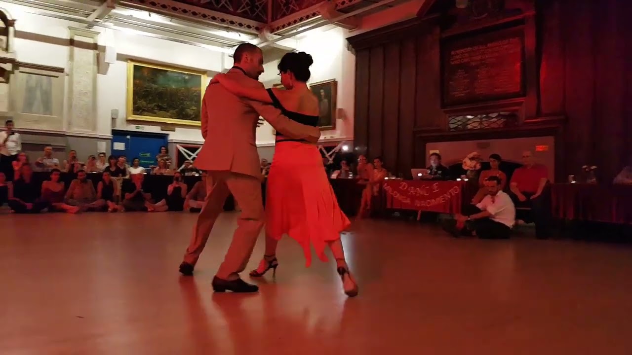 Video thumbnail for Gianpiero Galdi & Lorena Tarantino @ Milonga Nacimiento London 2022, 4/5