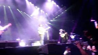 Los Claxons - Aquí Cabemos Los Dos (Pepsi Center WTC)