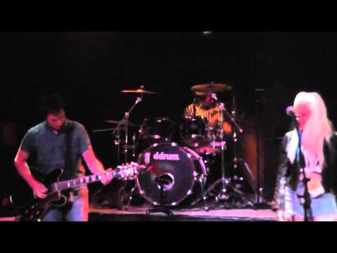 Triphazard - "I'm Alive"