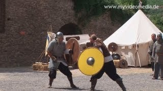 preview picture of video 'Burg Rheinfels, Mittelalterliches Burgfest, Schwertkämpfe der Einherjer - Germany HD Travel Channel'