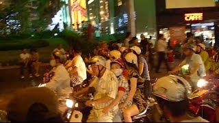 preview picture of video 'Vincom Shopping Center Christmas Time Saigon Ho Chi Minh City'