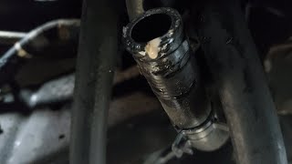 Episode 128 - Upper And Lower Radiator Hose Remove and Replace 1997 Ford E-150 Econoline