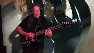 Video thumbnail for 2003 Burns Bison '62 Reissue demo and review by Foxy's Guitar Show