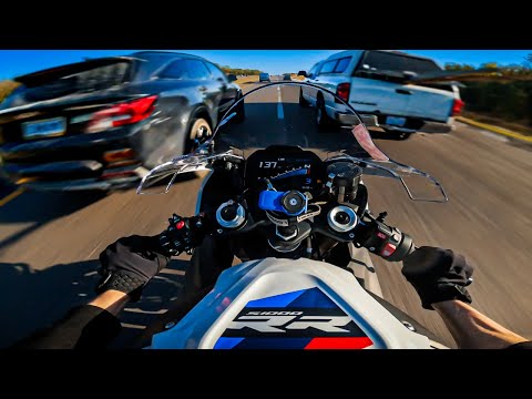 AUF DER S1000RR GIBT ES KEINEN VERKEHR