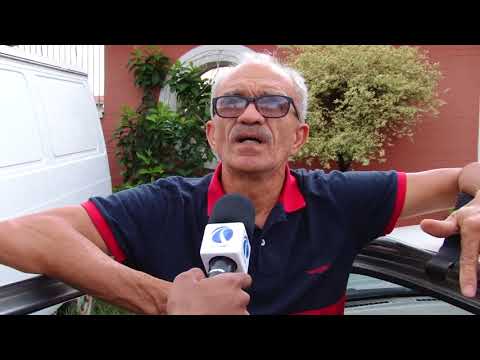 Motorista passa o pare e atinge coluna do semáforo na região central de Rio Claro