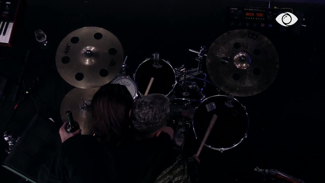 Gjesti i bie baterisë, Vserlo e përqafon