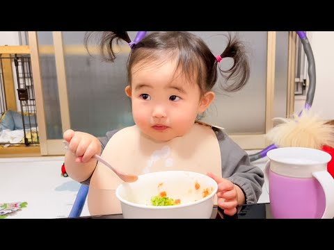 Omelet rice/broccoli with sesame sauce. She doesn't have enough to eat even after eating