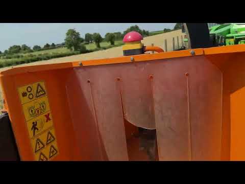 FORST ST6P SINGLE AXLE FAST TOW WOOD CHIPPER - Image 2