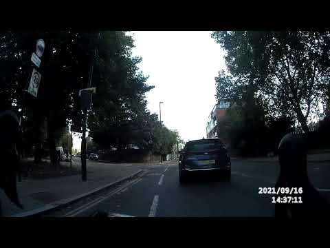 KE68BBF - Idiot Just Pulls Out - No Police Action