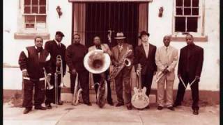 Dirty Dozen Brass Band - I shall not be moved