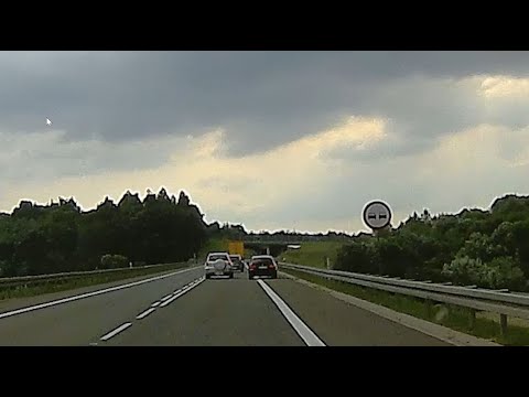 Dzikie manewry na S-1 w powiecie żywieckim