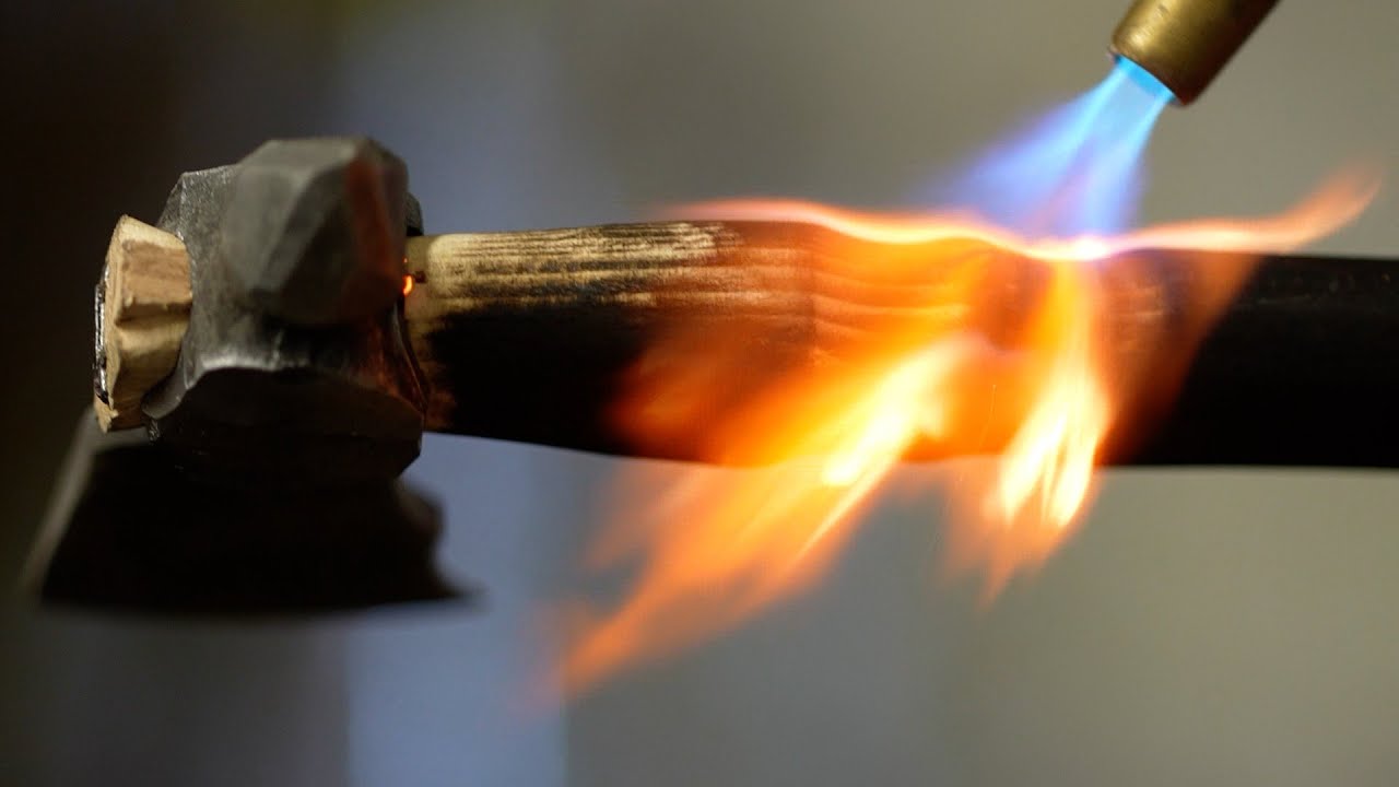 Experience the captivating highlights of a traditional Hammer & Blacksmith workshop.