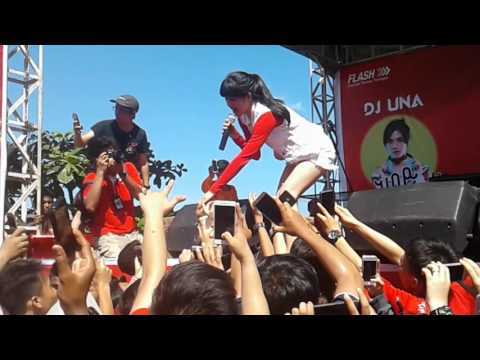 Terbaru !Turun Naik Goyang Ala Dj Una  di Manado  Part2