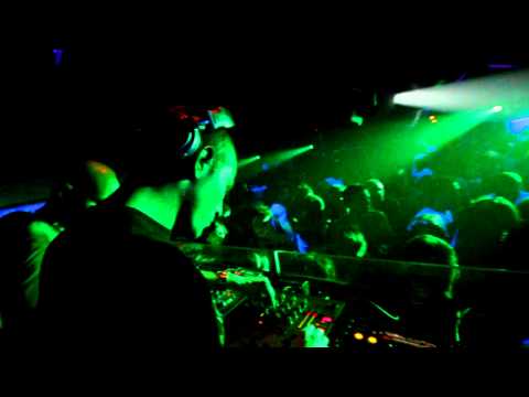 p e r p e n d i c u l a r & Disorder Pres. Manthrax 1 @ Amazonia