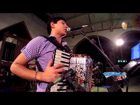 Los Nuevos Ilegales - Kikil Caro (En Vivo Fiesta SERVANDOZL 2014)