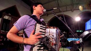 Los Nuevos Ilegales - Kikil Caro (En Vivo Fiesta SERVANDOZL 2014)