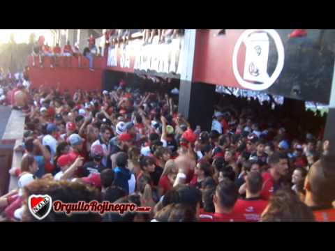 "Previa de la hinchada. Newell's 2 - 3 Independiente. OrgulloRojinegro.com.ar" Barra: La Hinchada Más Popular &bull; Club: Newell's Old Boys