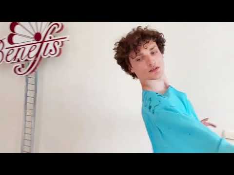 Costum barbatesc de scena F 0007 - video 2