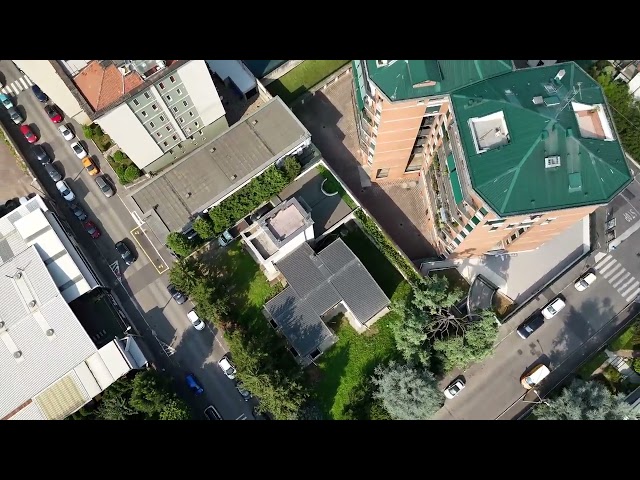 MONZA - ZONA GRAZIE VECCHIE/SAN GERARDO - VILLA SINGOLA