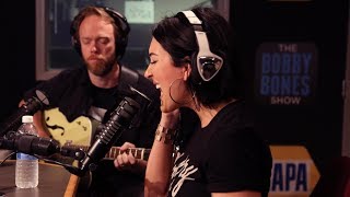 Aubrie Sellers Performs "Sit Here and Cry"