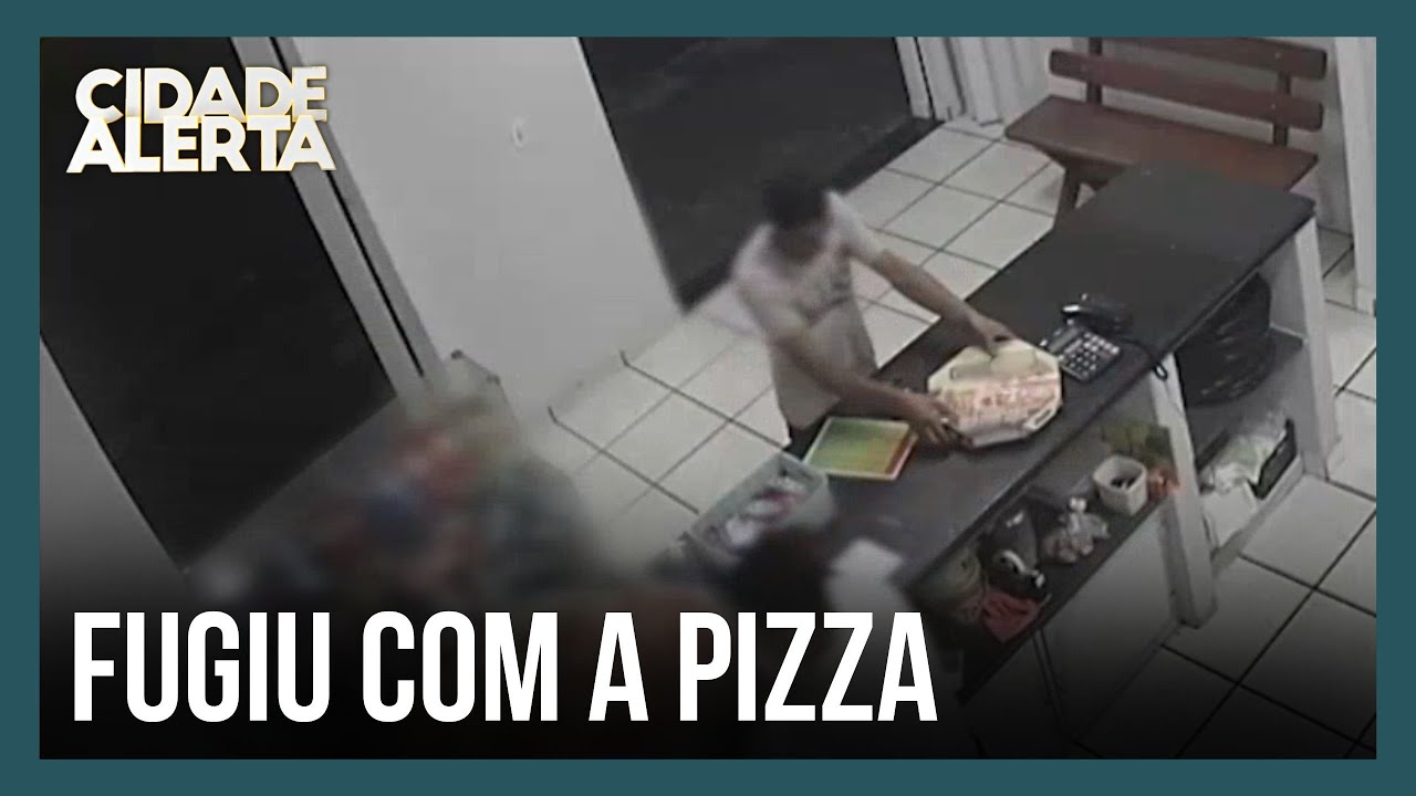 Homem furta pizza após enganar atendente com falso pagamento por aproximação