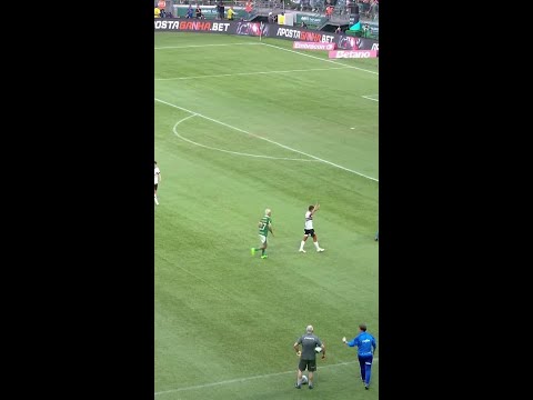 ⚠️⚠️ IMAGENS FORTES⁣: PATRYCK DISPUTA BOLA E SE MACHUCA NA QUEDA |  #shorts | ge.globo