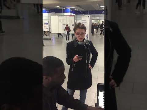 Nora Jones | London Station | Patrick Playing Piano