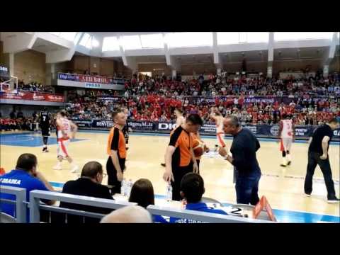 eBihoreanul.ro - Momente tensionate în meciul trei al semifinalei CSM CSU Oradea - U BT Cluj Napoca