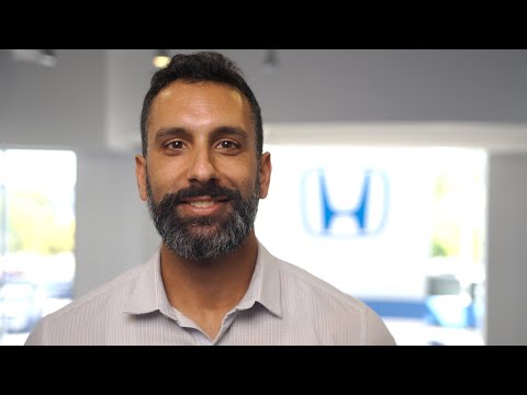 Sales & Leasing Consultant Carlos Chamoun