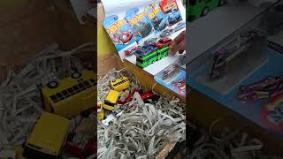Download lagu Cars bus tayo #robocarpoli #bustayo #hotwheels #cars #diecast #toys #relaxing #truck mp3