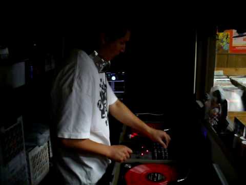 DJ LUEY TUNES IN THE MIX