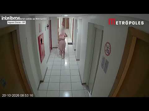 Advogada de toalha quase derruba porta de vizinha no chute em Águas Claras