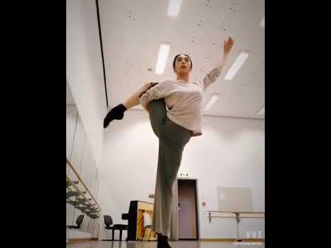 “Use nossa hashtags • Use our hashtags • Siga Follow • • • • • • •   Via  @tutudabailarina      #ba