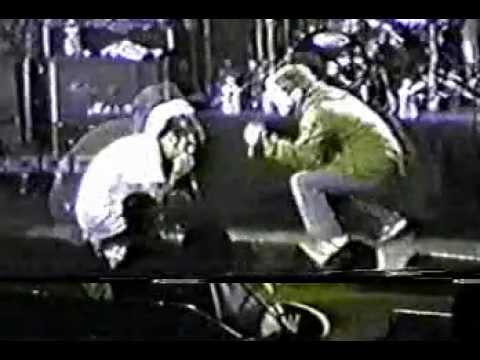 Deftones - Be quiet and drive (feat. Jonah Matranga/FAR) (Live in New York 1997)