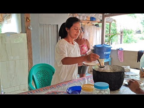 Daily life of a riverside dweller / Fishing with cast nets / gillnets / Buffalo / Stingrays / Ama...