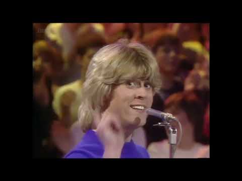 Bucks Fizz - Making Your Mind Up - TOTP - 9th April 1981 - United Kingdom - Eurovision