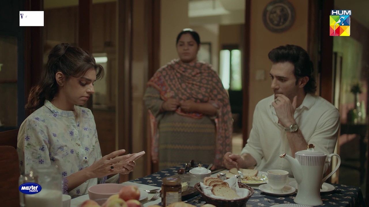Diya Ghar Chor Kar Kahan Chali Gayi...! Gulbahar - [ Sanam Saeed & Komal Meer ] HUM TV