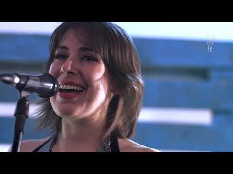 Amor Comum - Lara Aufranc