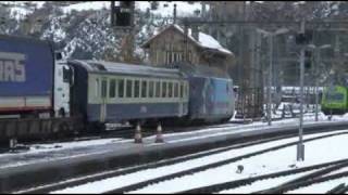 preview picture of video 'BLS - SBB BRIG 08 1 : de la neige en gare ...'